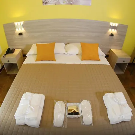 Bed & Breakfast Policlinico Happy *