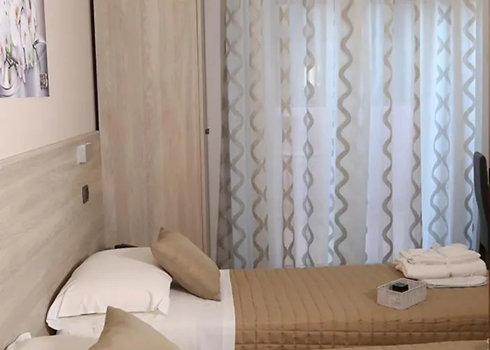 Policlinico Happy Bed & Breakfast 3*